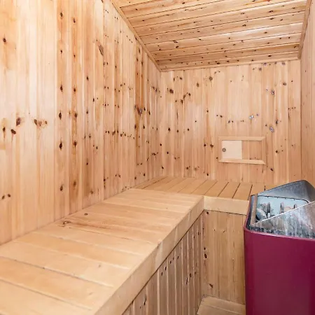 Holiday X * Sjolund